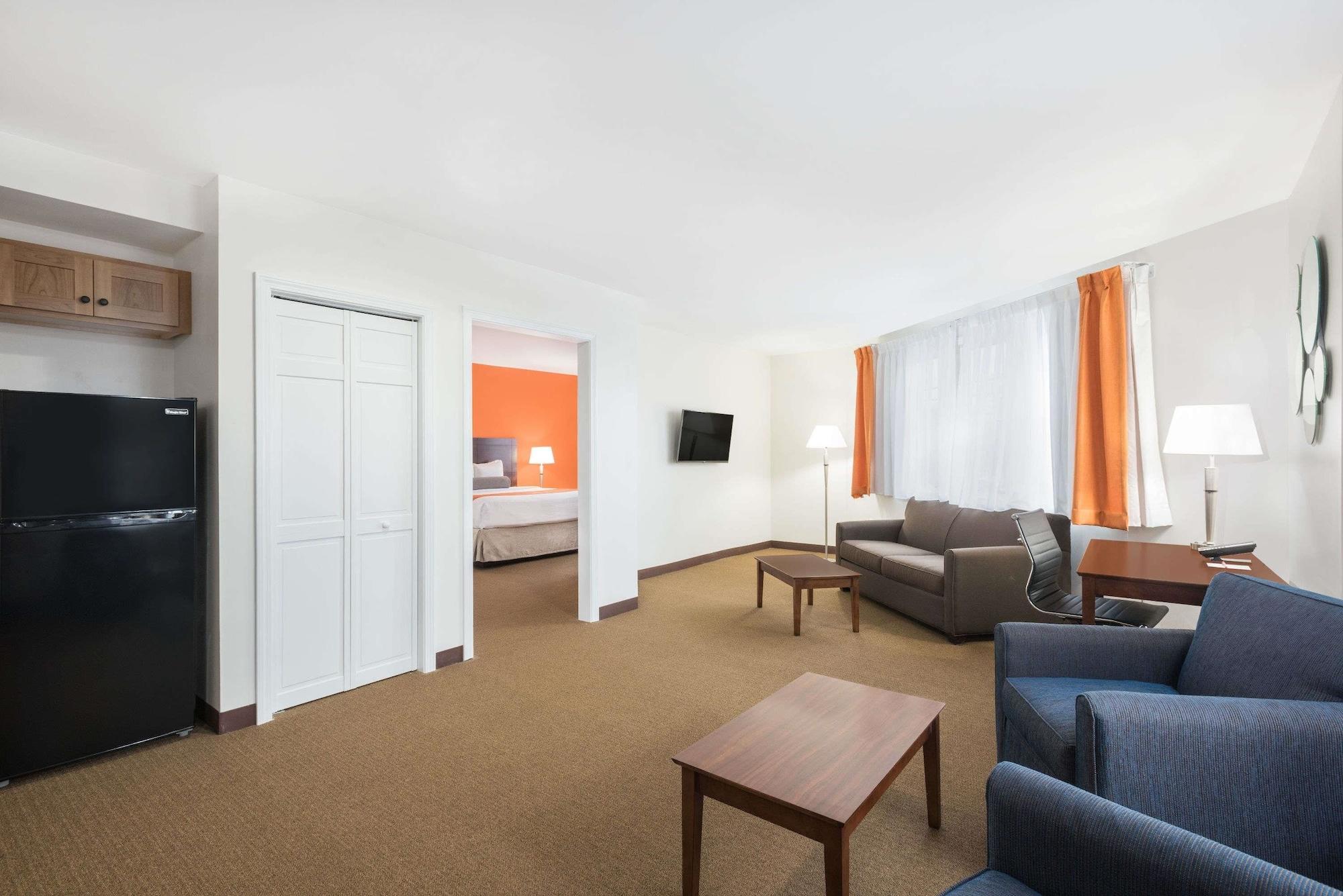 Howard Johnson By Wyndham Quincy/ Boston Экстерьер фото